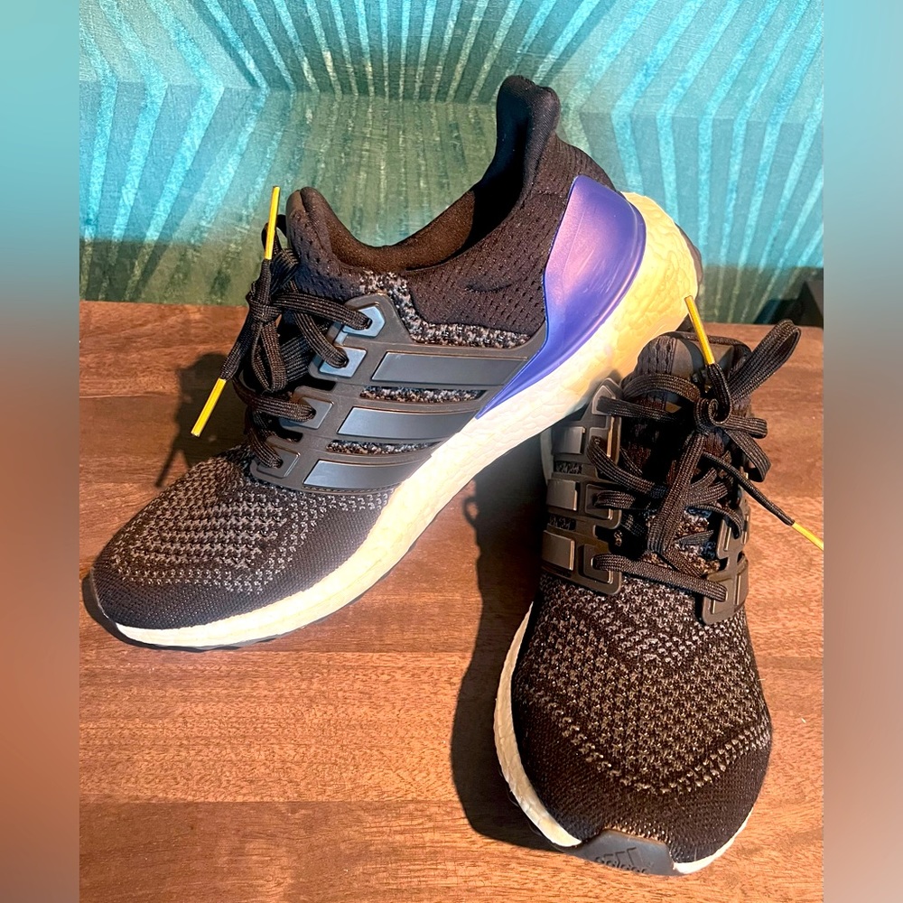 Adidas OG Ultraboost Men’s shoe (size 9)